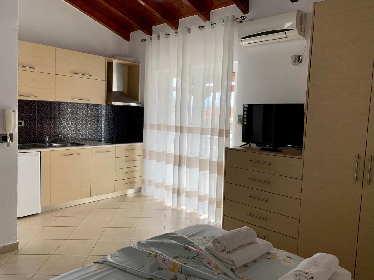 Bardhi Apts Саранде Екстериор снимка