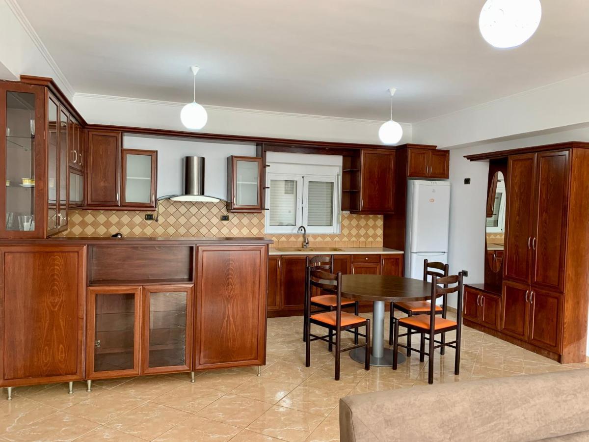 Bardhi Apts Саранде Екстериор снимка