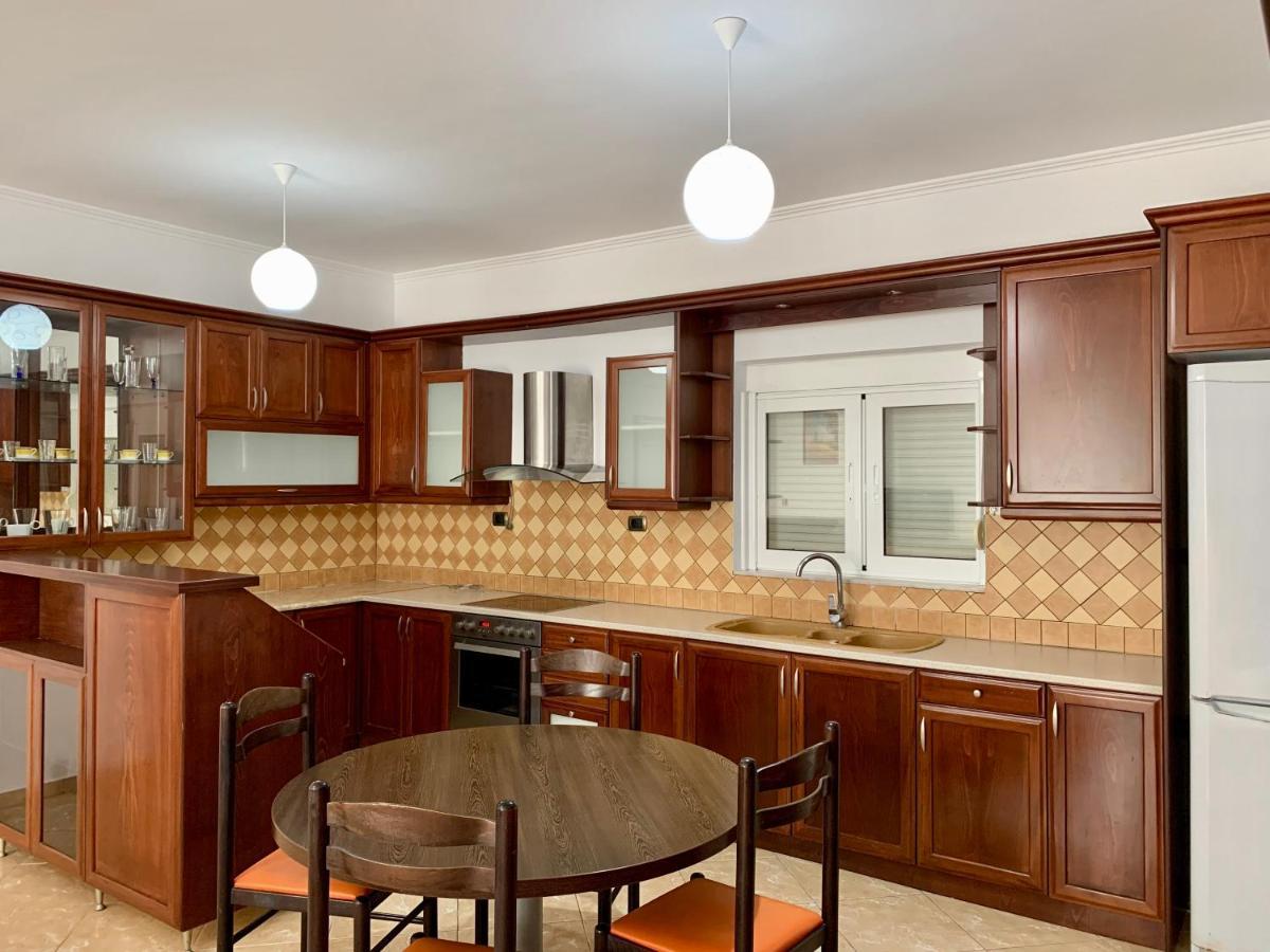 Bardhi Apts Саранде Екстериор снимка
